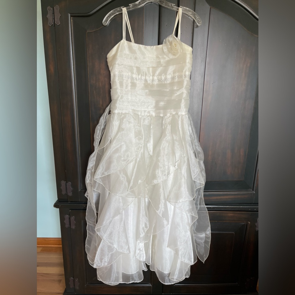 Kids Love Girl’s Special Occasion Dress Ivory Sz16 Midi Vertical LayersShimmery